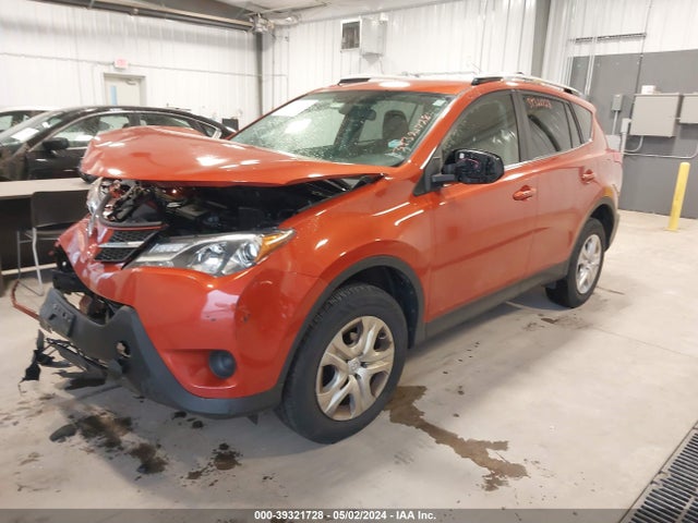 Toyota RAV4 LE 2015 JTMBFREV4FJ024496 Image 2
