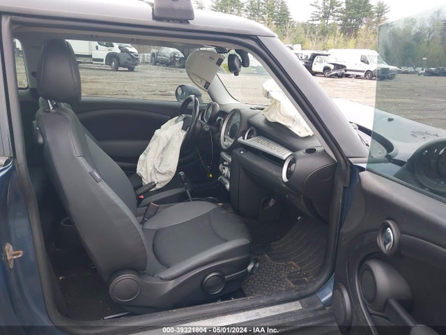 2010 MINI COOPER WMWMF3C5XATZ26945 Photo 4