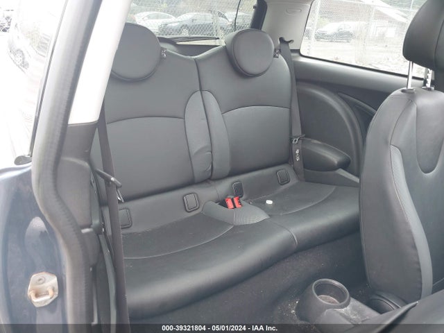 2010 MINI COOPER WMWMF3C5XATZ26945 Photo 7