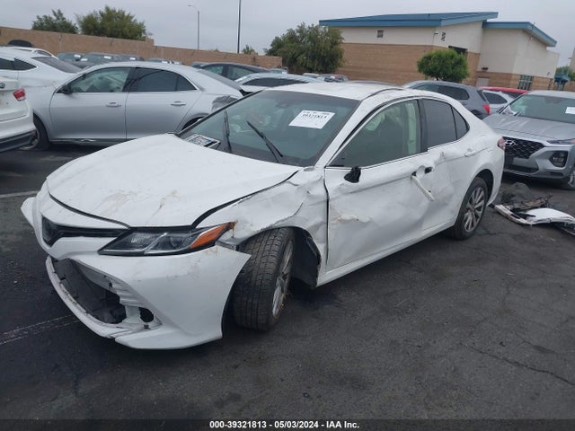 Toyota CAMRY LE 2018 JTNB11HK3J3048184 Image 2