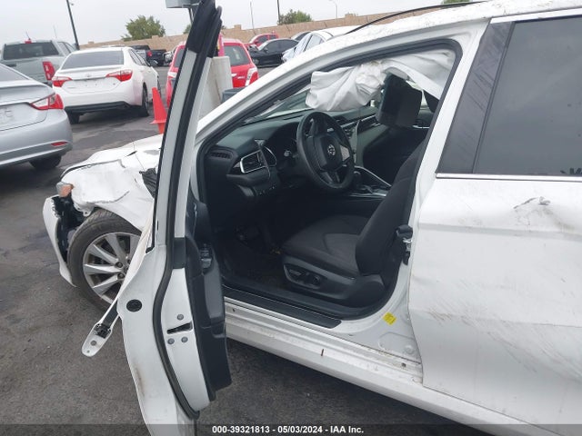 Toyota CAMRY LE 2018 JTNB11HK3J3048184 Image 5
