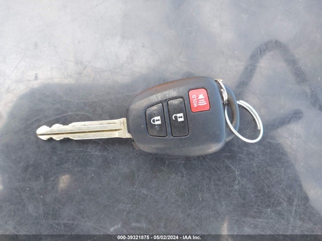 JTDKDTB36F1110186 Toyota Prius C Two