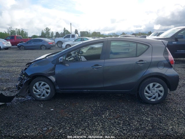 JTDKDTB36F1110186 Toyota Prius C Two