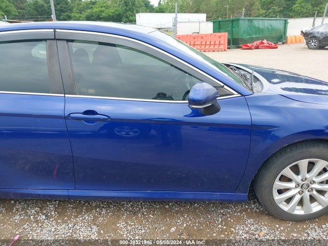 Toyota CAMRY LE 2018 4T1B11HK7JU614082 Image 13