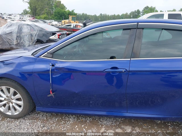 Toyota CAMRY LE 2018 4T1B11HK7JU614082 Image 14