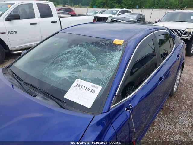 Toyota CAMRY LE 2018 4T1B11HK7JU614082 Image 17