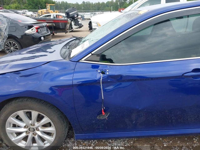Toyota CAMRY LE 2018 4T1B11HK7JU614082 Image 18