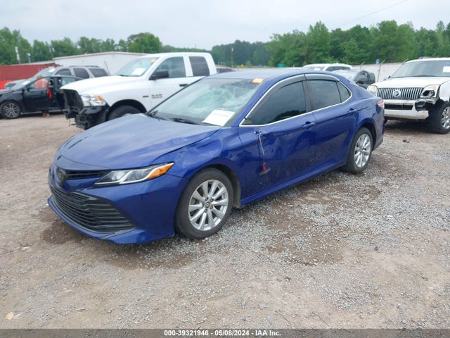 Toyota CAMRY LE 2018 4T1B11HK7JU614082 Image 2