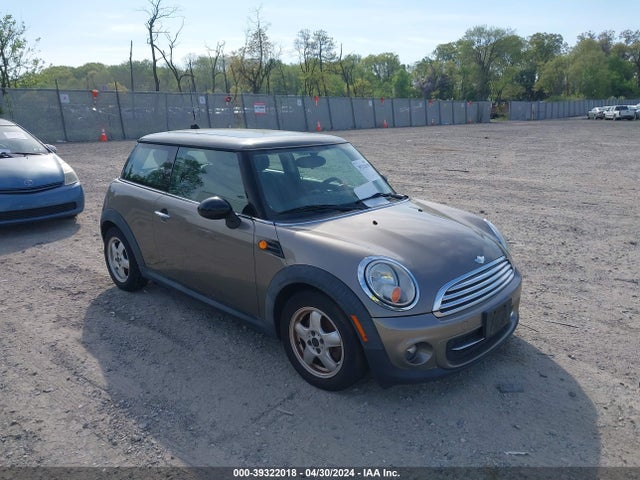 2011 MINI COOPER WMWSU3C55BT252038 Photo 0