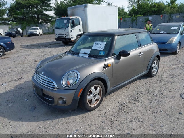 2011 MINI COOPER WMWSU3C55BT252038 Photo 1