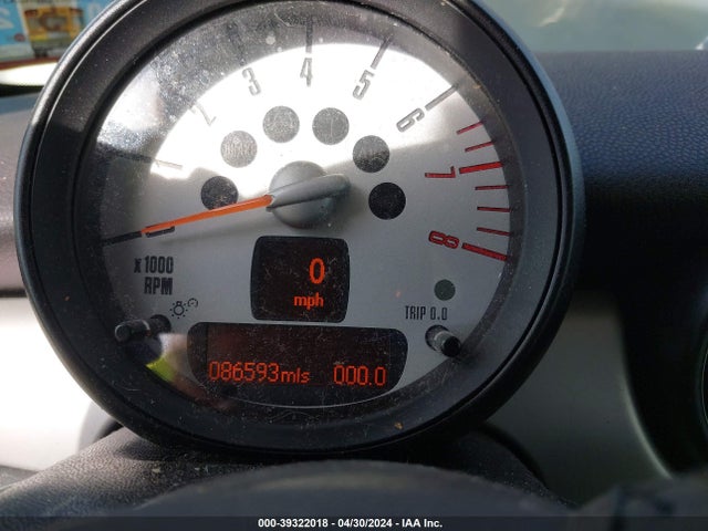 2011 MINI COOPER WMWSU3C55BT252038 Photo 6