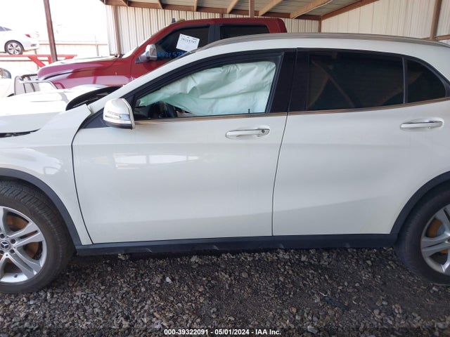 Mercedes-Benz GLA 250 2018 WDCTG4EB4JJ440867 Image 13