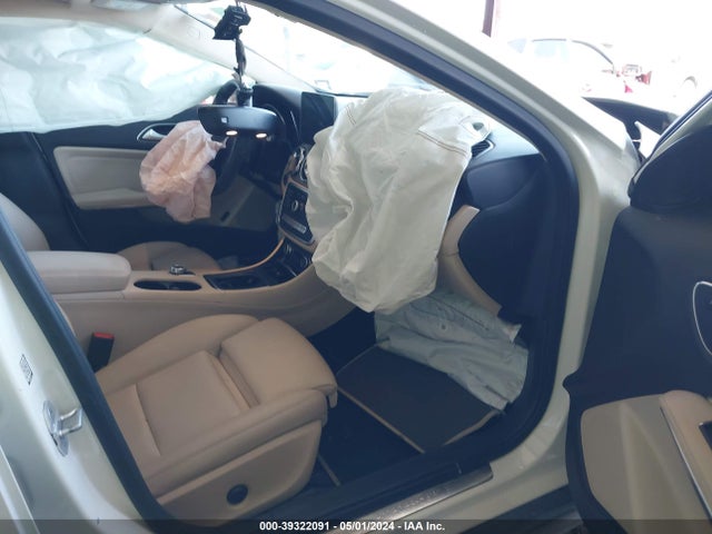 Mercedes-Benz GLA 250 2018 WDCTG4EB4JJ440867 Image 5