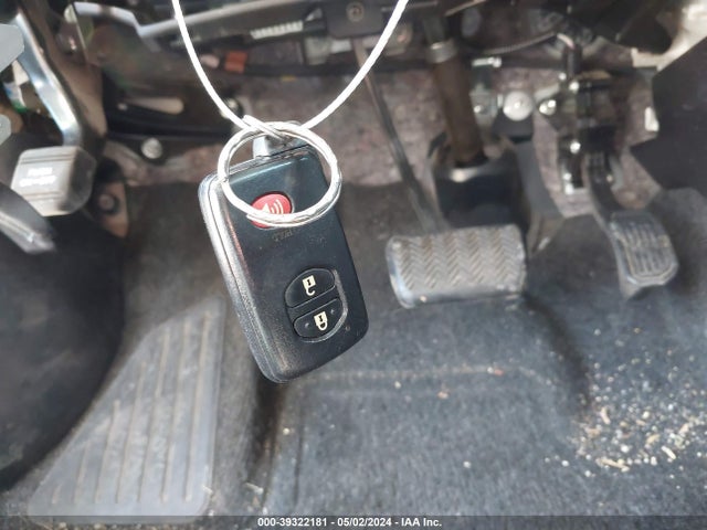 Toyota Prius V Three 2015 JTDZN3EU3FJ040095 Image 11
