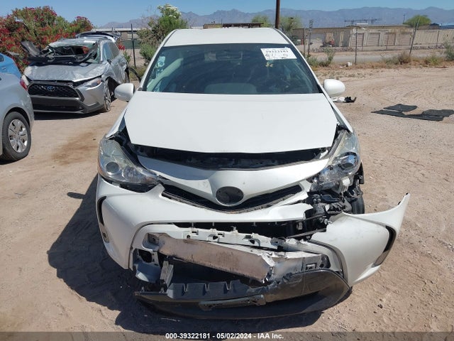 Toyota Prius V Three 2015 JTDZN3EU3FJ040095 Image 13