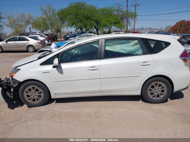 Toyota Prius V Three 2015 JTDZN3EU3FJ040095 Image 15