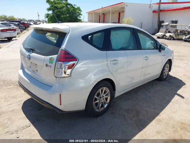 Toyota Prius V Three 2015 JTDZN3EU3FJ040095 Image 4