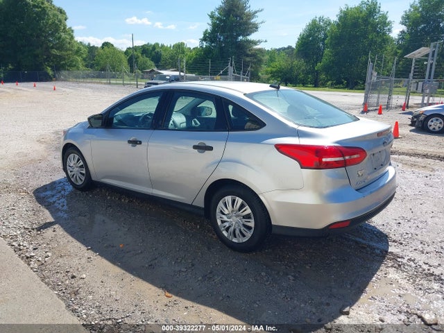 Ford FOCUS S 2018 1FADP3E2XJL242793 Image 3