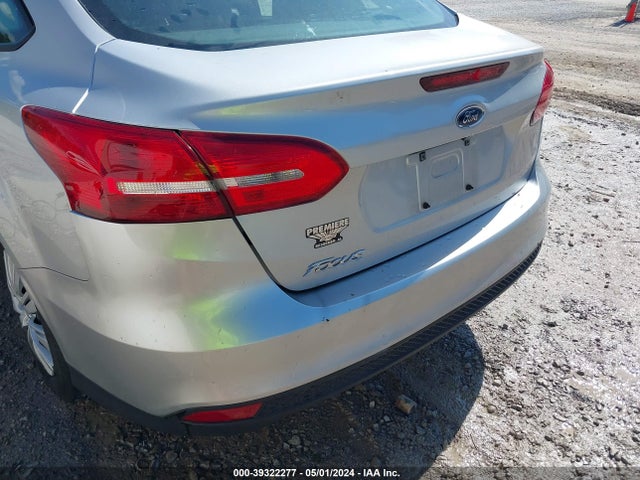 Ford FOCUS S 2018 1FADP3E2XJL242793 Image 6