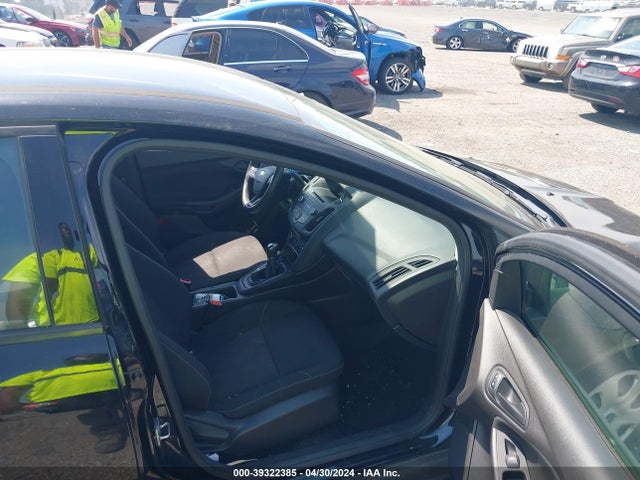 Ford FOCUS S 2017 1FADP3E26HL229856 Image 5