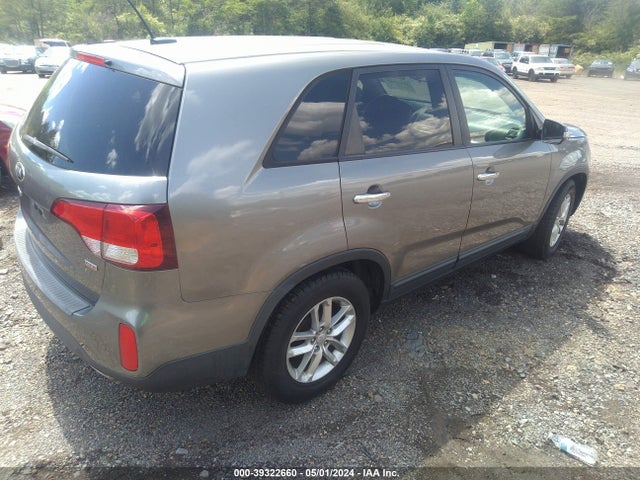 KIA SORENTO LX 2015 5XYKT3A64FG581414 Image 4