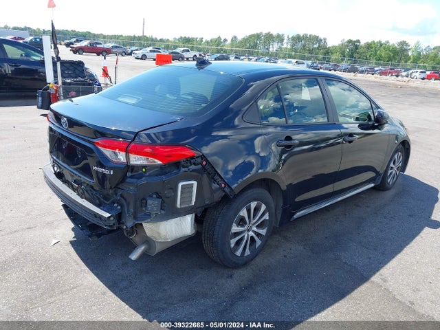 Toyota Corolla Hybrid Le 2022 JTDEAMDE2NJ043806 Image 4