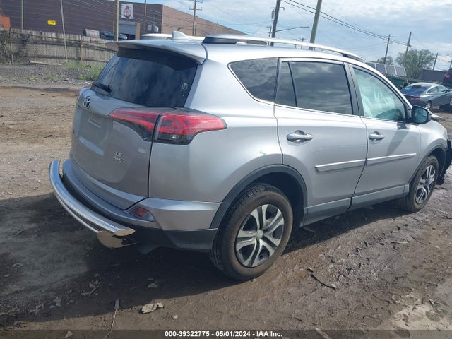 Toyota RAV4 LE 2017 2T3BFREV3HW608649 Image 4
