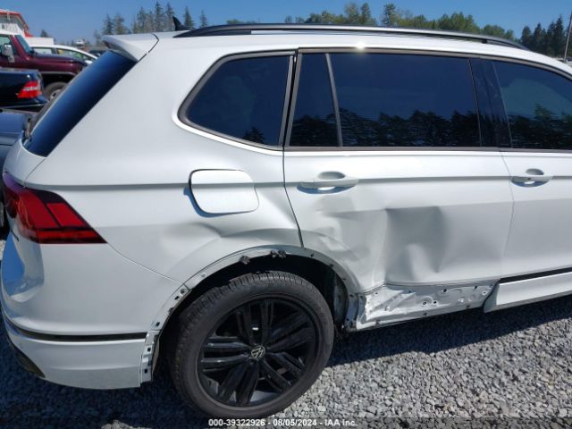 3VV8B7AX3NM084967 Volkswagen Tiguan 2.0t Se R-line Black