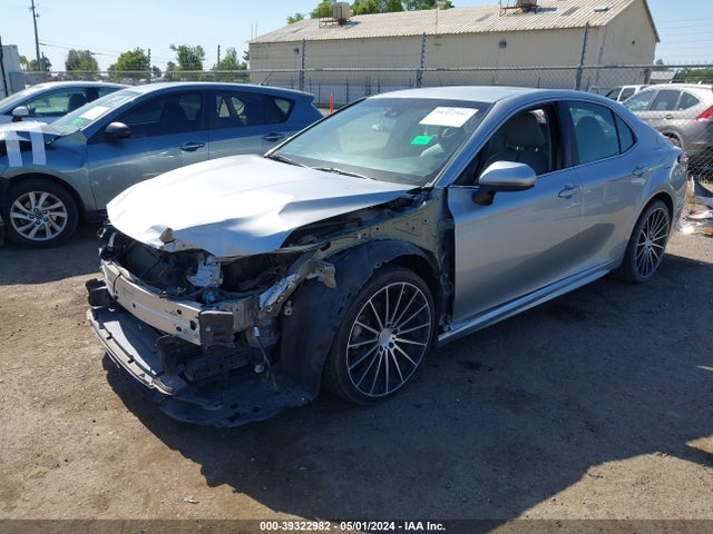 Toyota CAMRY SE 2018 4T1B11HKXJU599562 Image 2