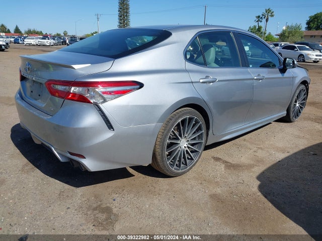 Toyota CAMRY SE 2018 4T1B11HKXJU599562 Image 4