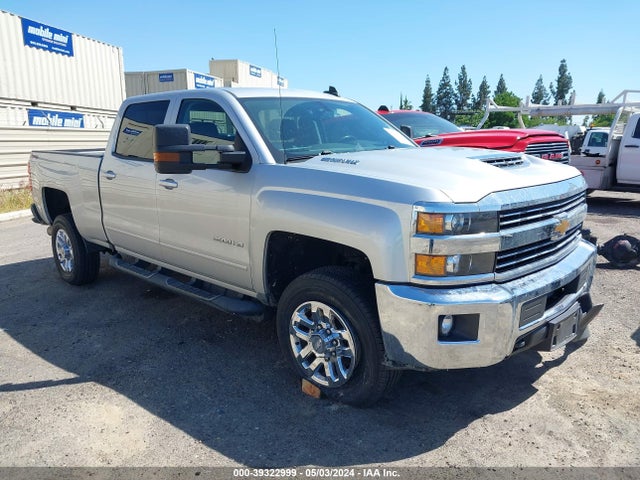 2018 1GC1KVEY6JF256684 main image