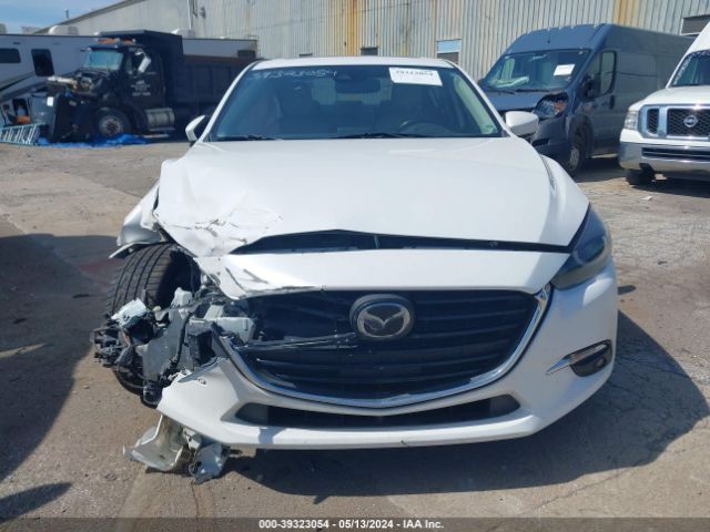 3MZBN1W35JM187586 Mazda Mazda3 Grand Touring
