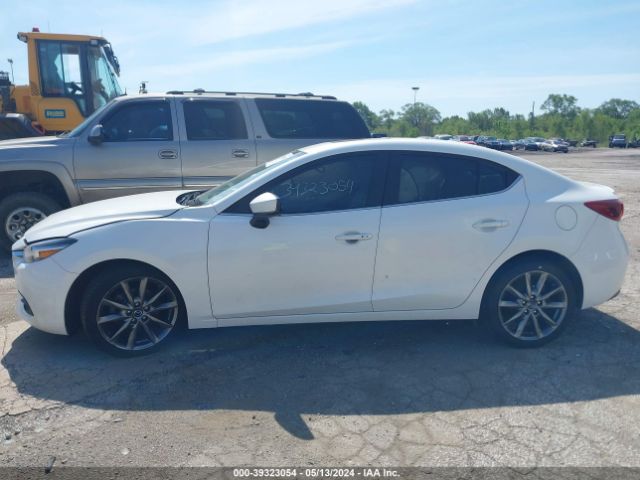 3MZBN1W35JM187586 Mazda Mazda3 Grand Touring