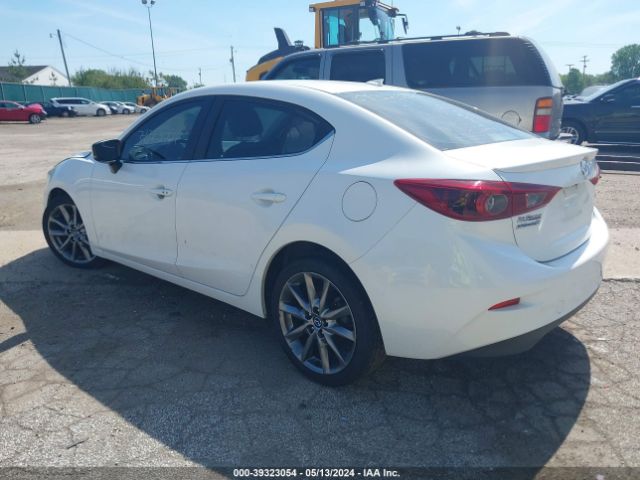 3MZBN1W35JM187586 Mazda Mazda3 Grand Touring