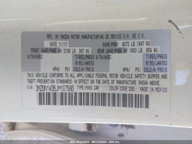 3MZBN1W35JM187586 Mazda Mazda3 Grand Touring
