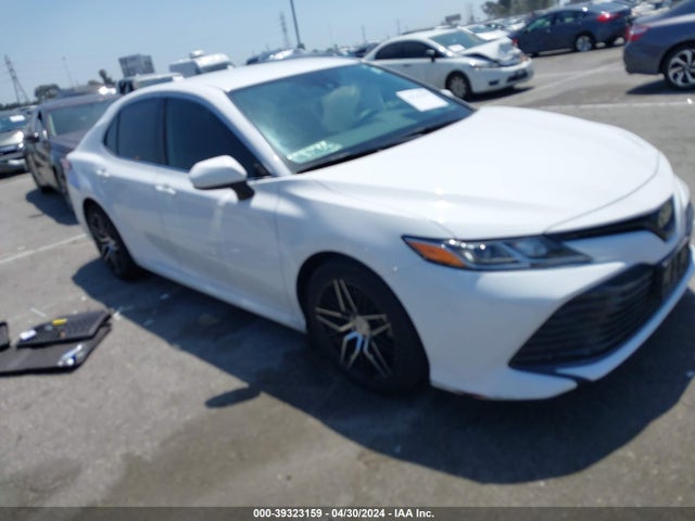 Toyota CAMRY LE 2019 4T1B11HKXKU283886 главное изображение
