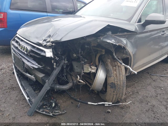 WA1BNAFY3J2215689 Audi Q5 2.0t Premium/2.0t Tech Premium
