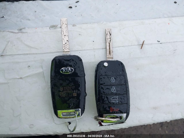 KIA Soul 2016 KNDJN2A25G7391035 Image 11