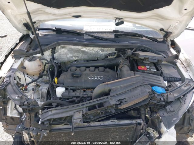 WA1JCCFS2HR004705 Audi Q3 2.0t Premium