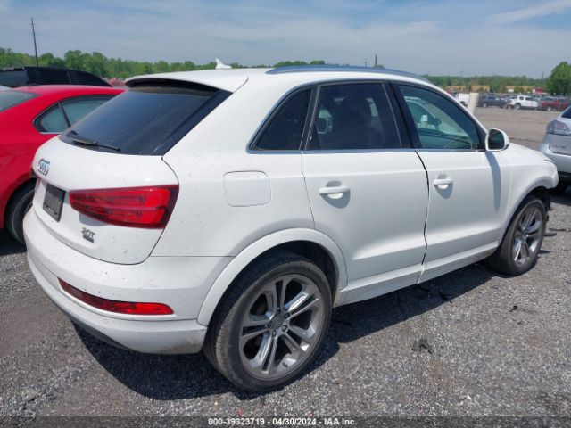 WA1JCCFS2HR004705 Audi Q3 2.0t Premium