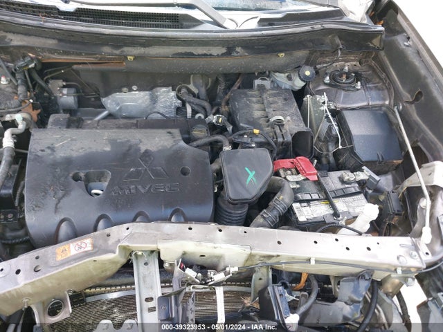 JA4AZ3A35HZ016328 Mitsubishi Outlander Se