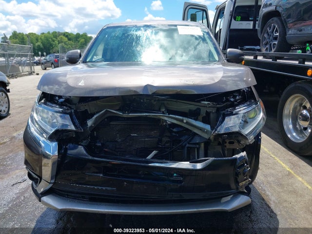 JA4AZ3A35HZ016328 Mitsubishi Outlander Se