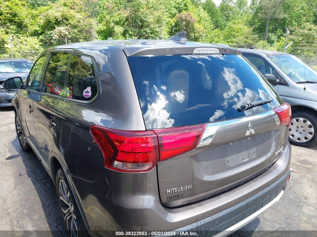 JA4AZ3A35HZ016328 Mitsubishi Outlander Se