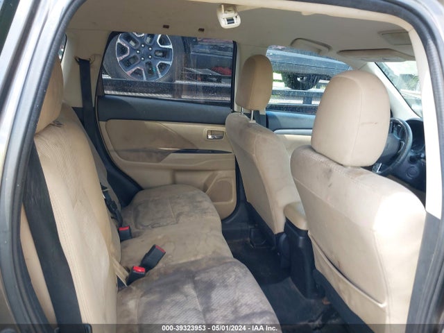 JA4AZ3A35HZ016328 Mitsubishi Outlander Se