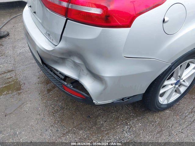 Ford FOCUS SE 2016 1FADP3F21GL363915 Image 17