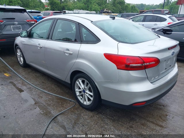 Ford FOCUS SE 2016 1FADP3F21GL363915 Image 3