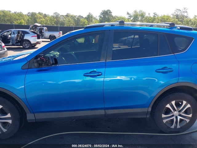Toyota RAV4 LE 2017 JTMZFREV0HJ134818 Image 14