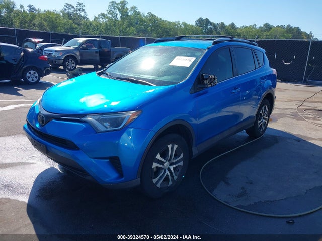 Toyota RAV4 LE 2017 JTMZFREV0HJ134818 Image 2