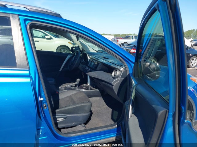Toyota RAV4 LE 2017 JTMZFREV0HJ134818 Image 5