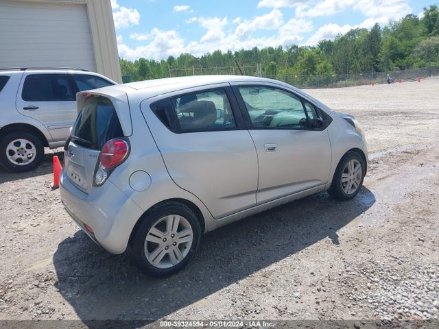Chevrolet Spark 1lt Cvt 2015 KL8CD6S99FC713897 Image 4